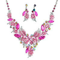 LEAF DESIGN GEMSTONE V-SHAPED NECKLACE SET