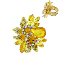 FLORAL CRYSTAL CLUSTER STRETCH RING